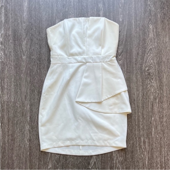 Adelyn Rae strapless special occasion dress. Size Medium - Picture 2 of 13